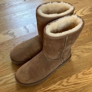 Ugg Womens Boots size 9